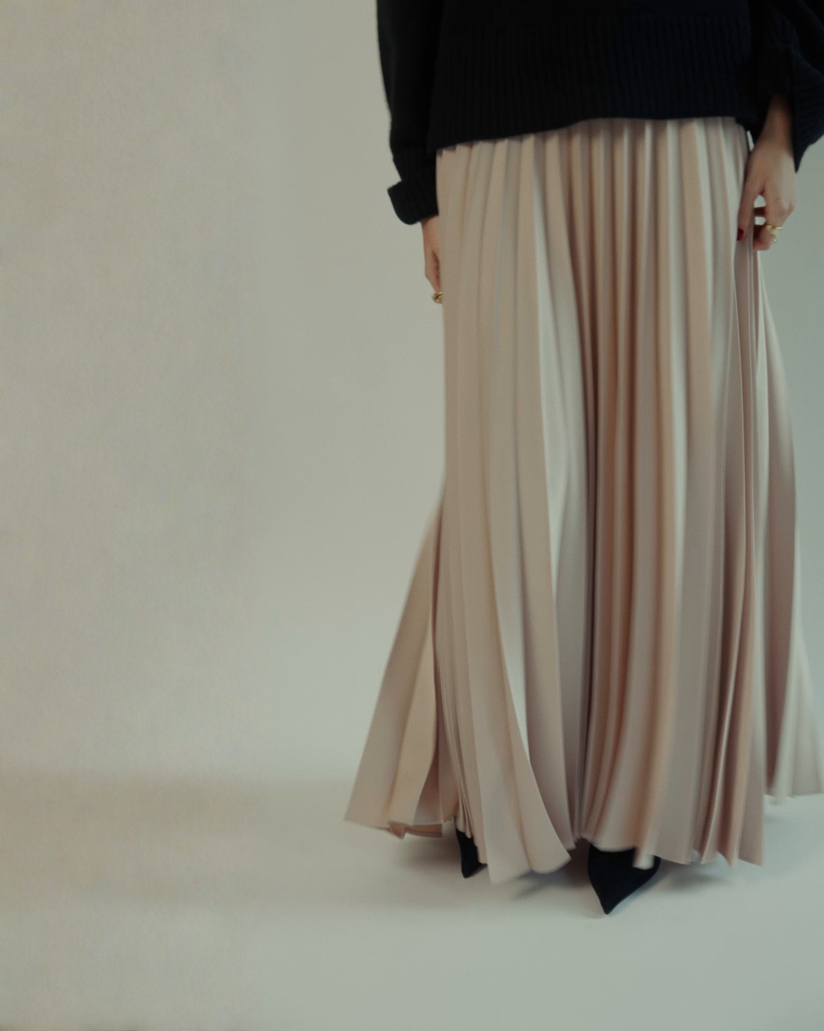 Marilyn Accordion-Pleated Maxi Skirt in Dusty Rose