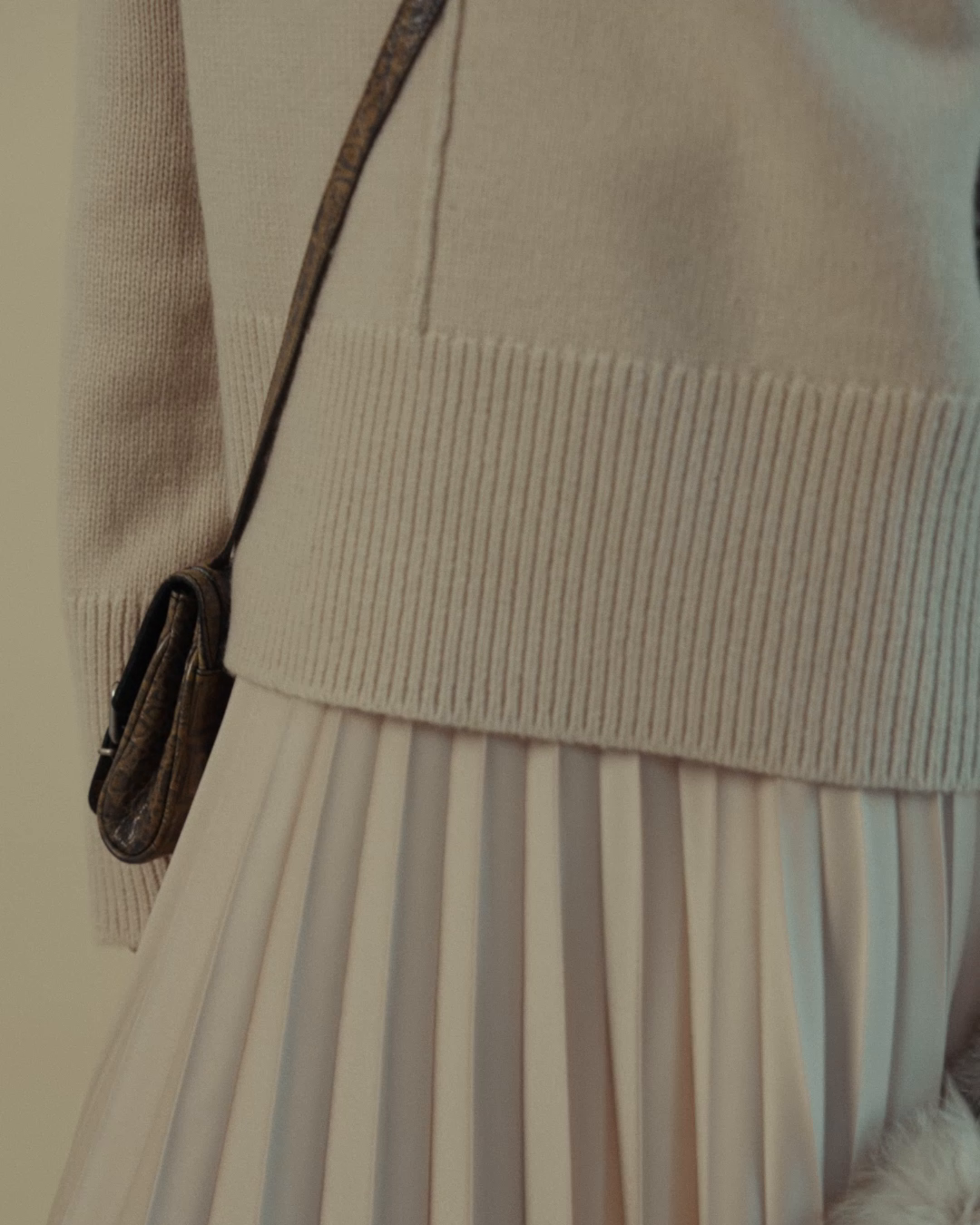 Cary Crew-Neck Sweater in Taupe