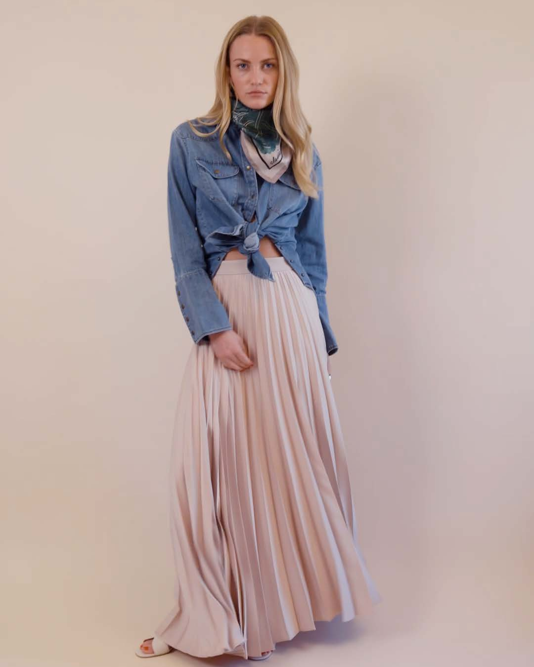 Marilyn Accordion Pleated Skirt in Dusty Rose – Classic Six